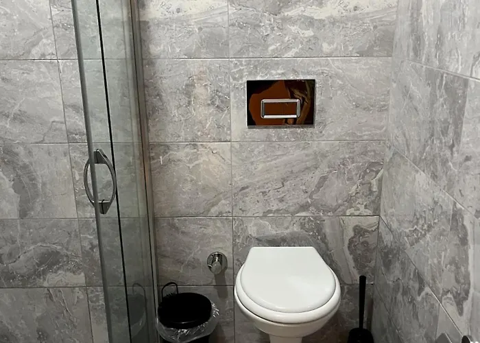 Modern In Quiet Lane Apartament