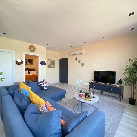 Modern In Quiet Lane *